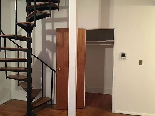 Rented by Sky Management | media 50