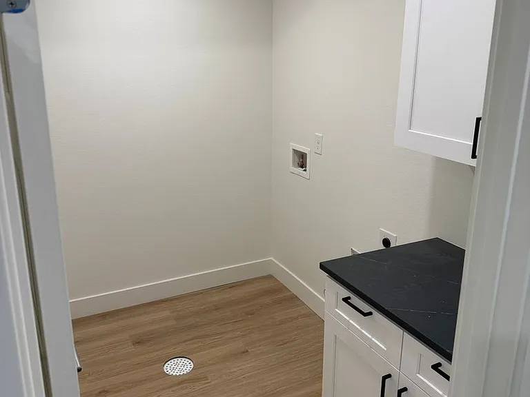 2750 S Cherokee St — Photo 19