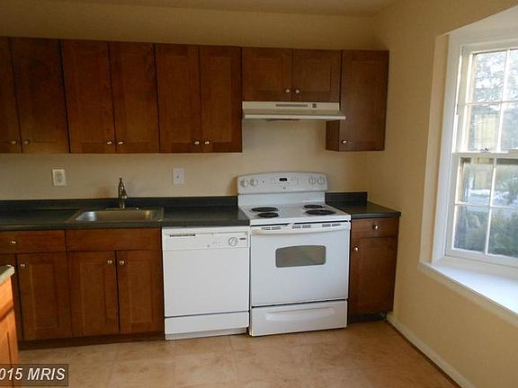 4th image of 45 Orchard Dr