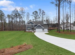 42 Whites Pond Rd, Moreland, GA 30259