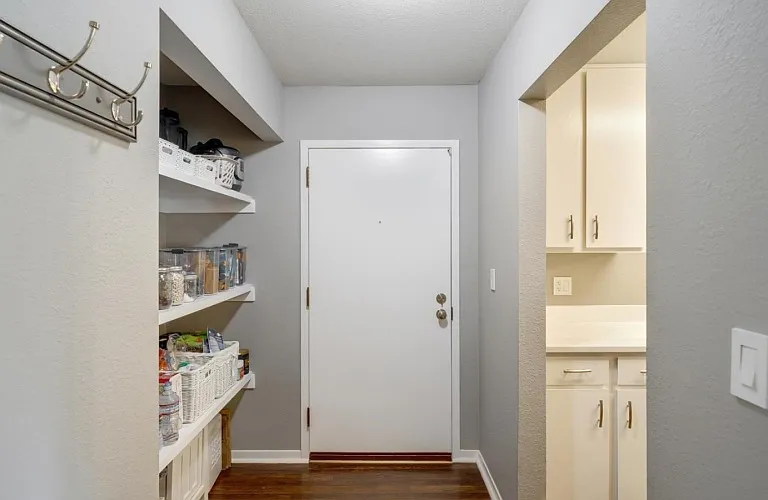 468 Laurel Ave — Photo 15