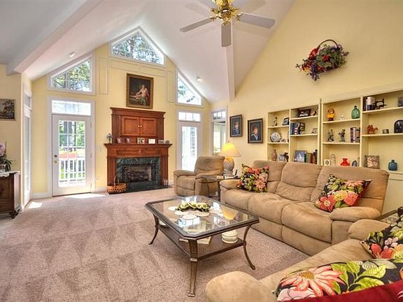 3rd image of 2969 Trailwood Drive SE