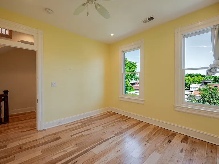 1234 E St NE — Photo 41