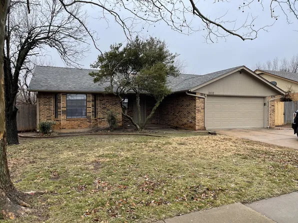 2112 Vanishing Trl, Edmond, OK 73013