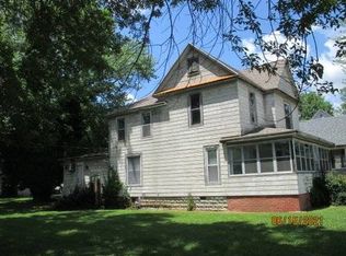 703 N Cross St, Robinson, IL 62454