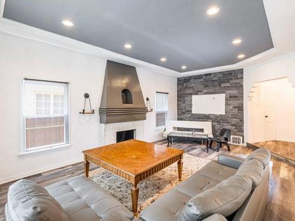5th image of 1225 S Hayworth Ave #2