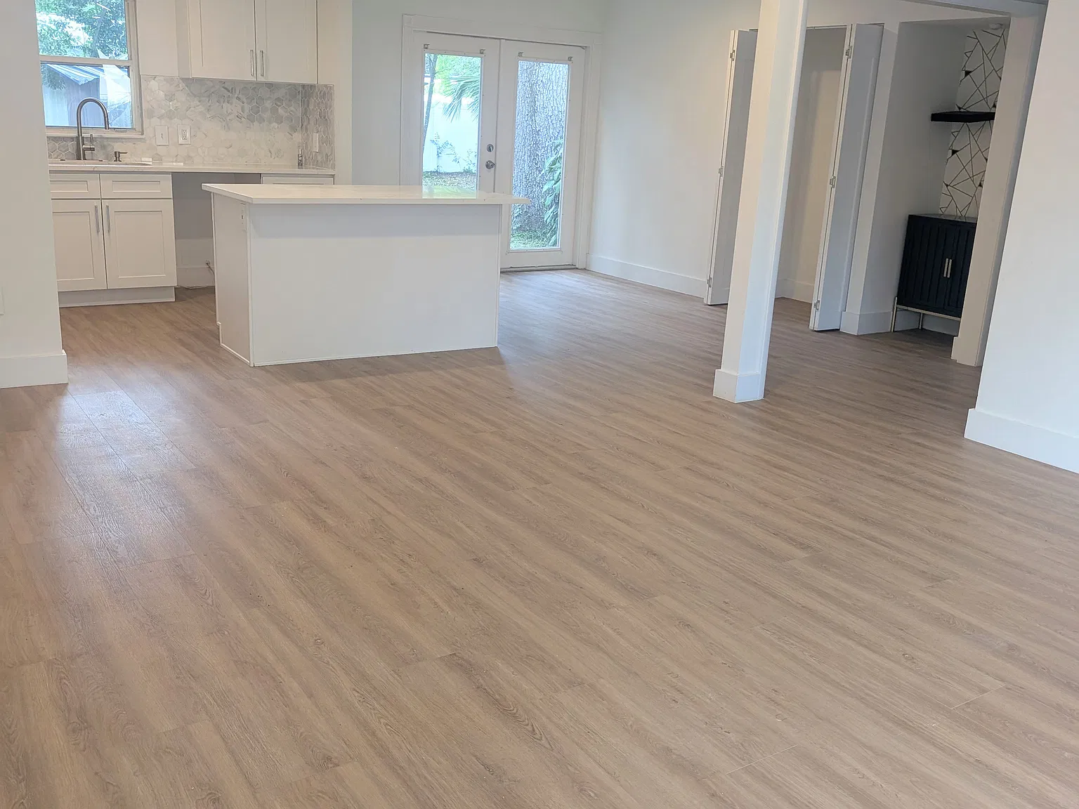 4 bed, 1344 sqft, $2,300 — Photo 2