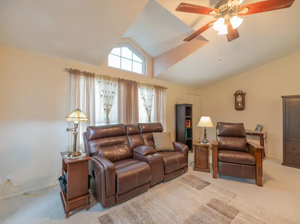 175 Walnut Circle, Rohnert Park, CA 94928