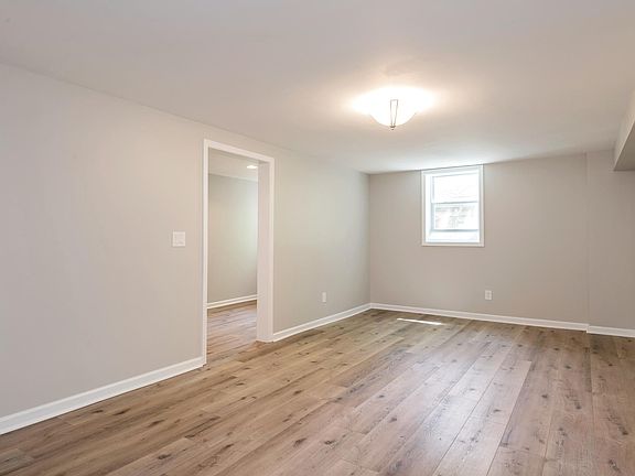 5th image of 1444 Holly Ln NE