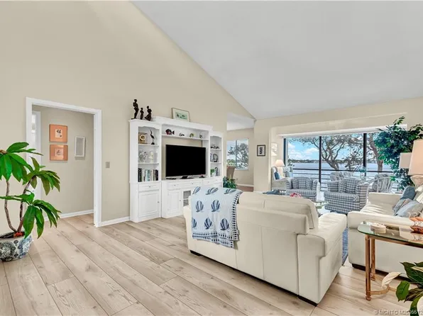 2560 NW Seagrass Dr #6B, Palm City, FL 34990