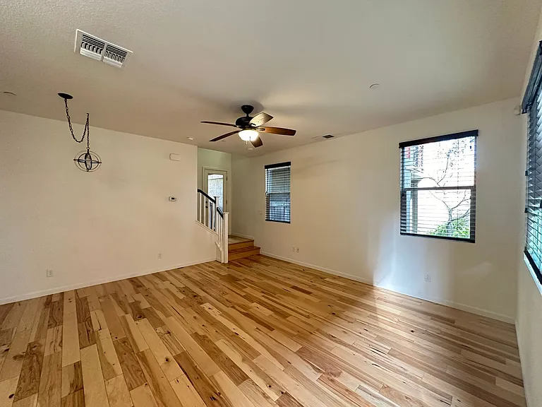 789 Carbon Ct — Photo 2