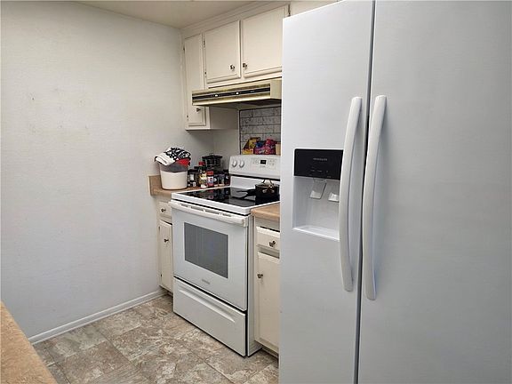 4th image of 1585 E Camp Mohave Rd