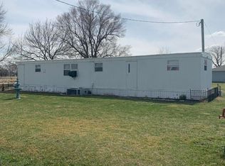 420 E 4th St, Pickering, MO 64476