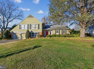 9025 Paddock Ln, Rockville, MD 20854