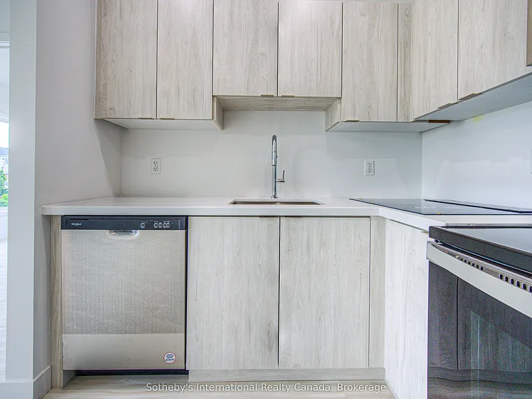 408 Dundas St S #302 — Photo 7