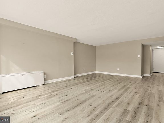 5th image of 1220 Blair Mill Rd APT 101