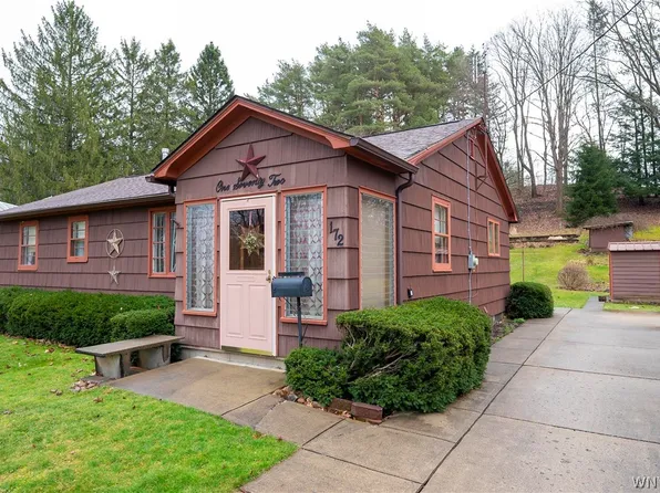 172 Mill St, Springville, NY 14141