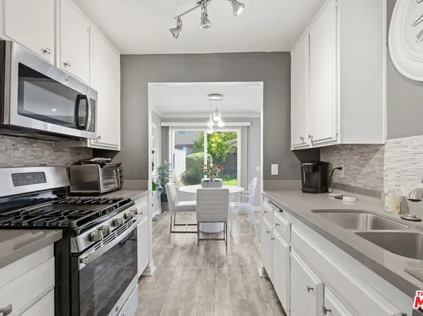 12328 Runnymede St Unit 4, North Hollywood, CA 91605
