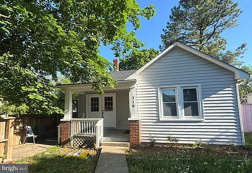 310 Frazer Pl Photo 1