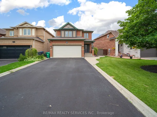 17 National Cres, Brampton, ON L7A 1H1