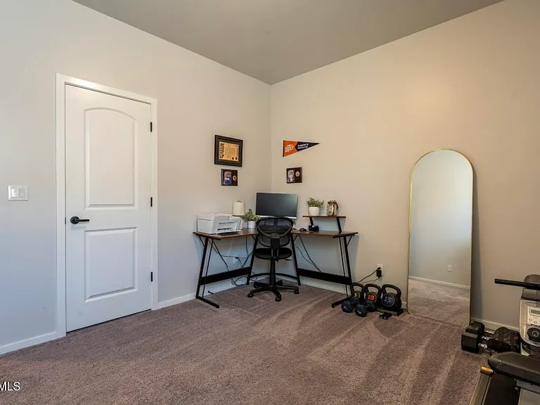 1056 Summer Breeze Pl — Photo 23