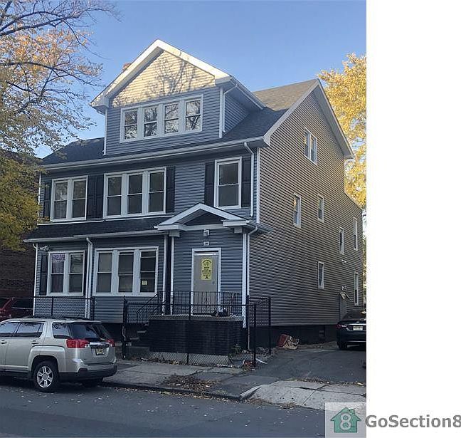 1st image of 206 Springdale Ave Floor 1