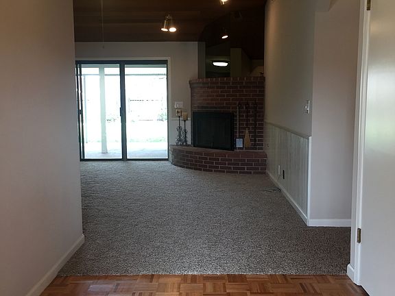 4th image of 1029 Kensington Dr