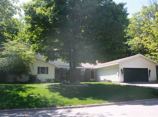 2005 Jenny Ln, Marquette, MI 49855