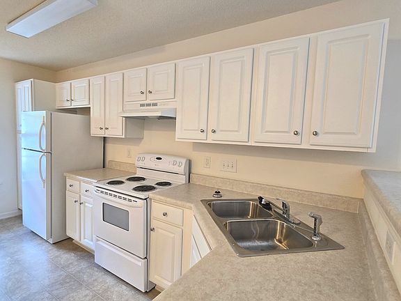 4th image of 5641 Fellowship Dr