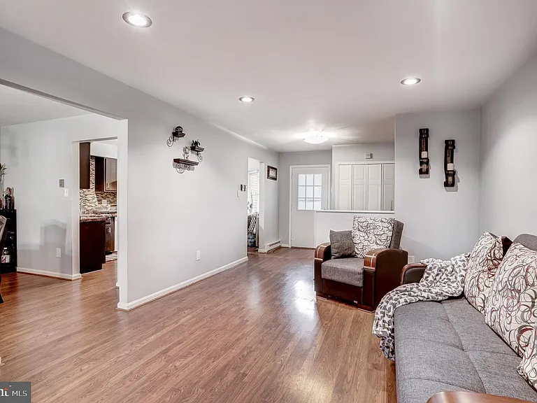 206 Summers Ct — Photo 18