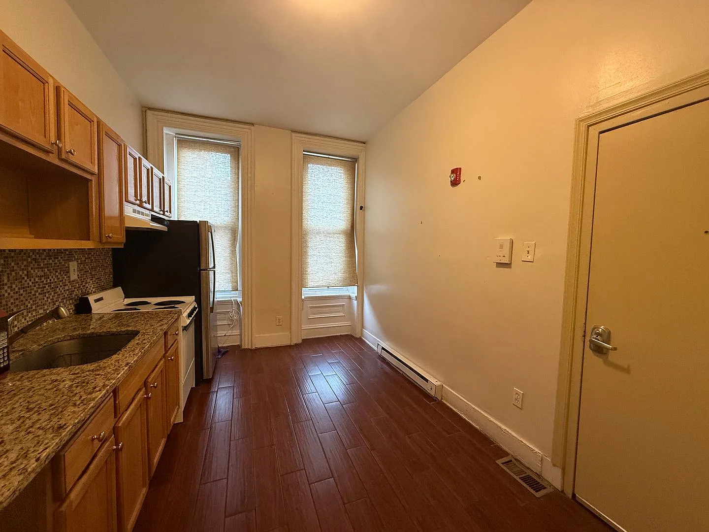 1819 W Oxford St — Photo 3