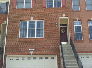 42697 Newcomer Ter, Chantilly, VA 20152