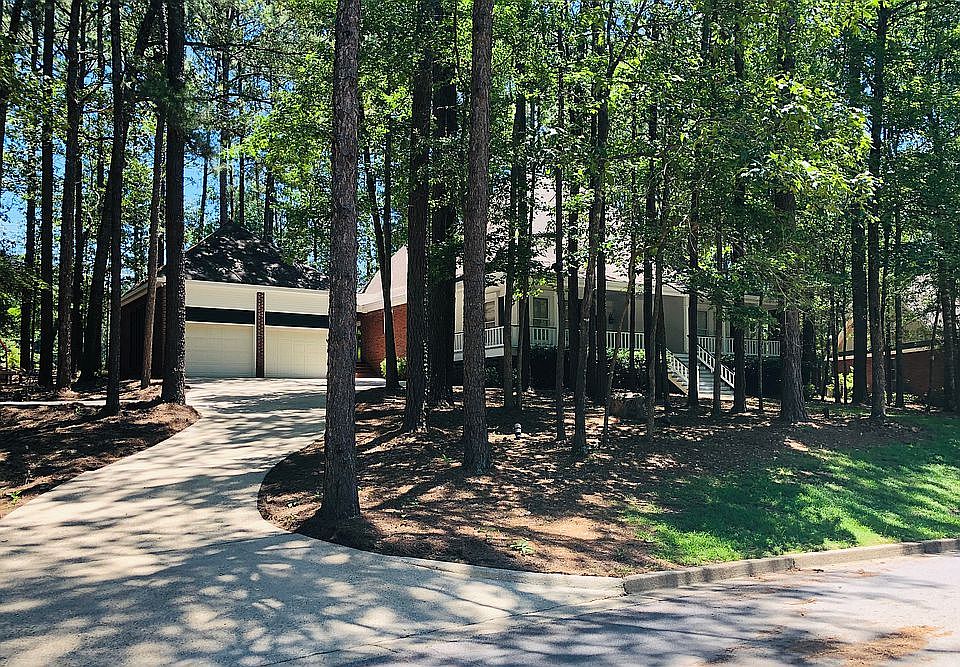 2nd image of 20 Grand Bayou Cir