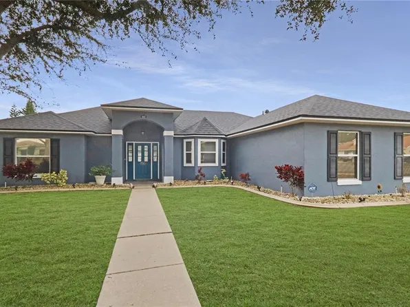 640 Woodview Dr, Tavares, FL 32778