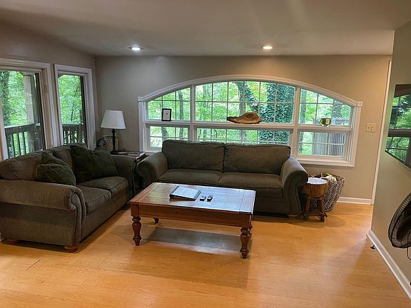 2nd image of 272 Williams Ridge Rd