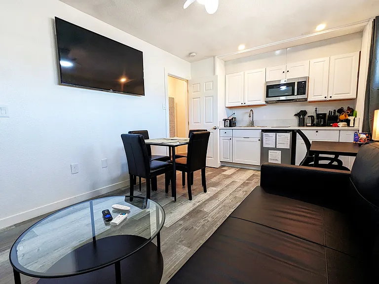 4220 Clairemont Dr #2 — Photo 17