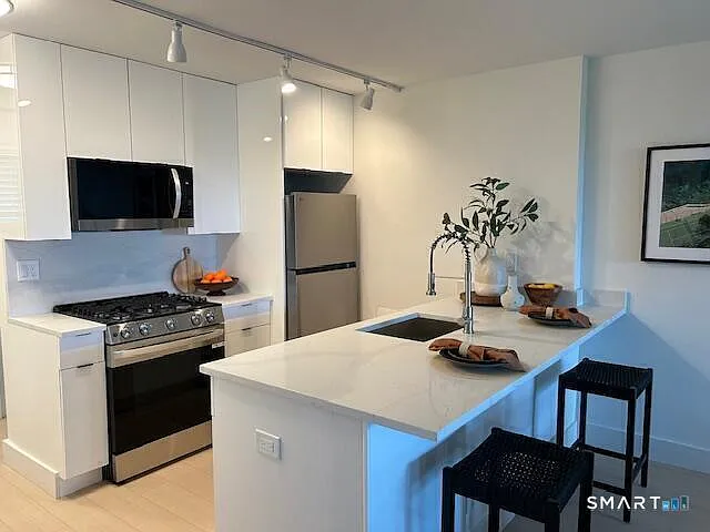 93 Morgan St #7K