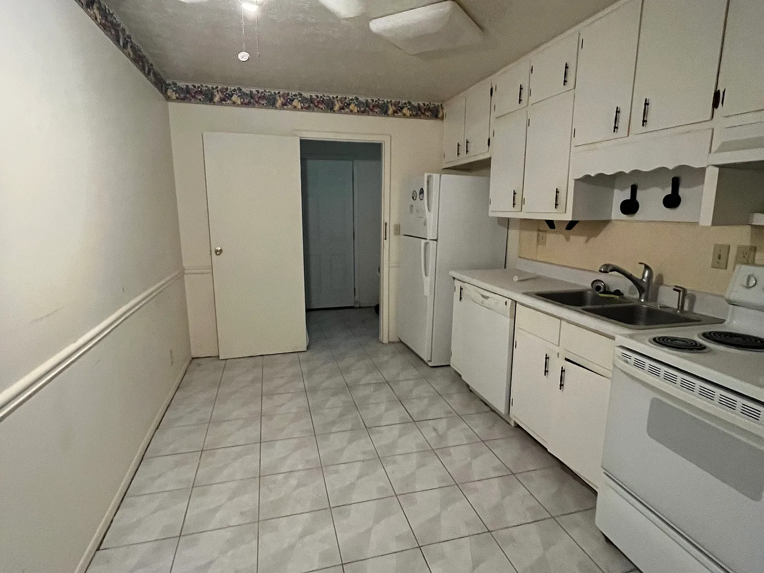810 Sheppard Way — Photo 4