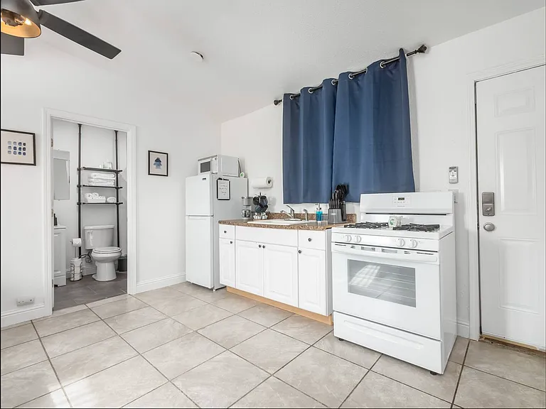 136 W Sierra Ave #2 — Photo 6