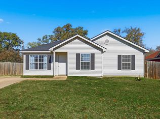 1709 Red Oak Ct, Denton, TX 76209