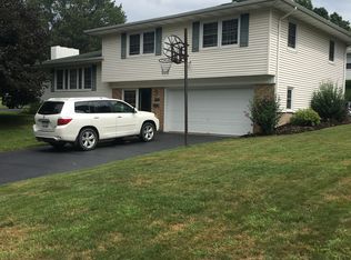 202 Oakford Rd, Clarks Summit, PA 18411