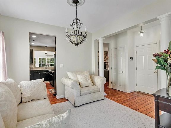 3rd image of 7013 Swanhaven Dr