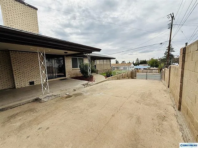2101 N Juniper Ave — Photo 4
