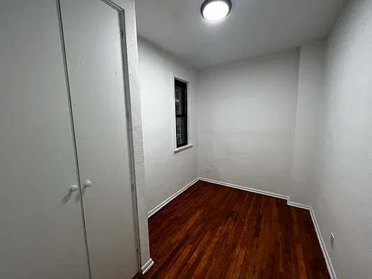 Rented by Salon Realty Corp | media 6