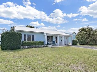 16004 2nd St E, Redington Beach, FL 33708