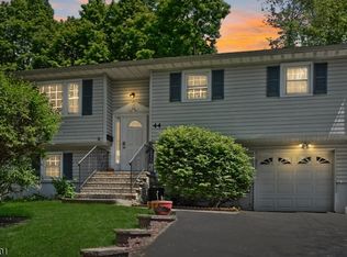 44 Holland Rd, Parsippany, NJ 07054