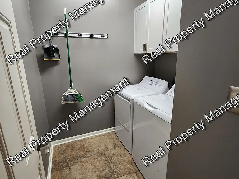 9405 W 142nd Pl — Photo 19