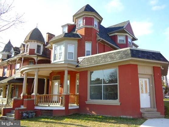 2nd image of 311 Haws Ave