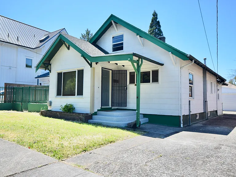 5841 NE 18th Ave — Photo 9