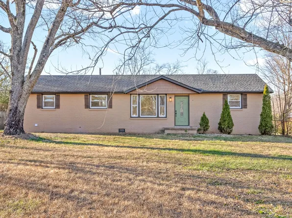 9 Avalon St, Clarksville, TN 37042